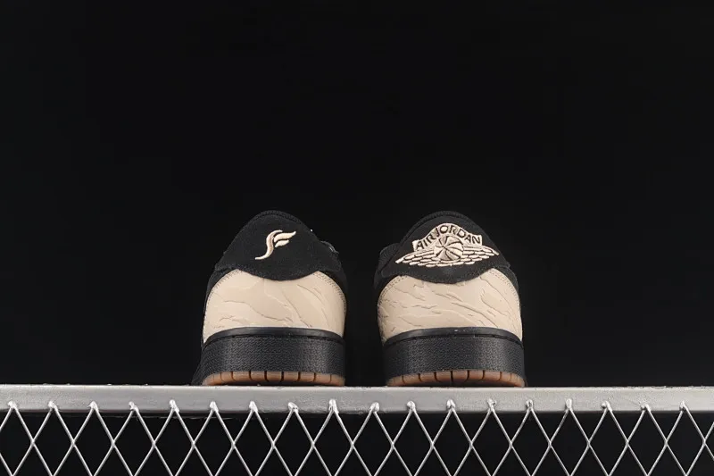 All categories Air Jordan Jordan series basketball shoes Air Jordan 1 Low New version Air Jordan 1 Low "Carnivore" AJ1 Joe 1 carnivore theme black and red low-top cultural sneakers DN3400-001